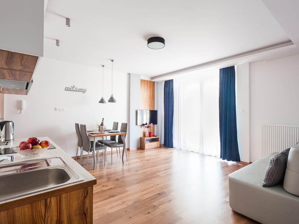 Marina Plaza Apartamenty 야스타르니아 외부 사진